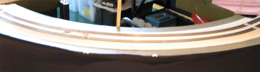 Reversible corner module. These can be used as inside corners or outside corners, allowing greater flexibility in layout design.